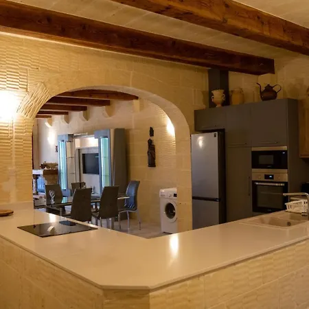 4 Bedroom With Private Pool Case de vacanță