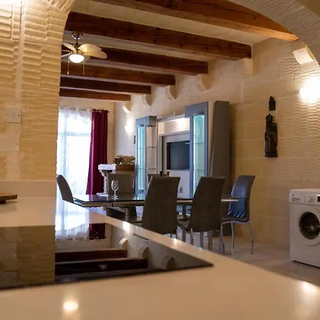 4 Bedroom With Private Pool Case de vacanță