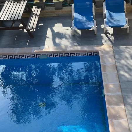 Case de vacanță 4 Bedroom With Private Pool *